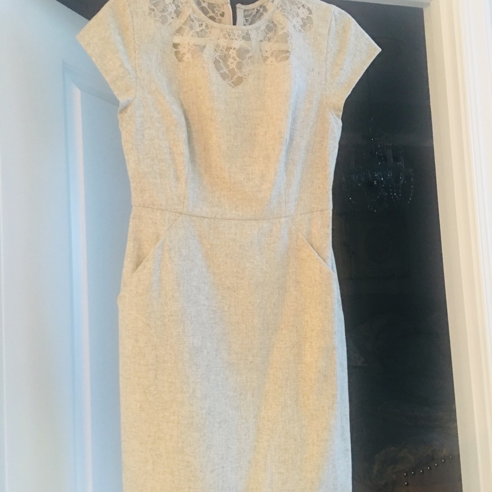 Light grey dress with lace detail and pockets - Picture 7 of 8